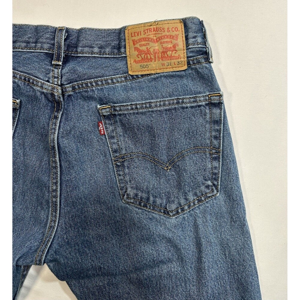 Levis 505 Regular Fit Straight Leg Jeans Mens 31x32 Medium Wash Blue Denim
